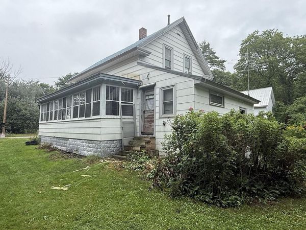 16 Elm Street , Avon, ME 04966