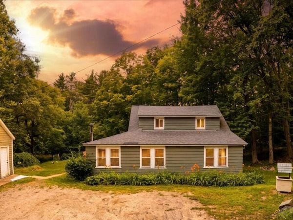 164 Alpine Street , Paris, ME 04281