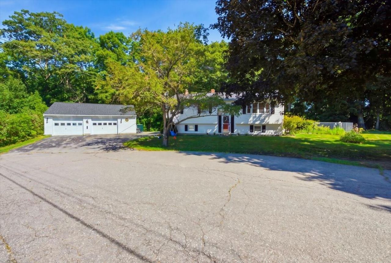 17 Rolfe Circle, Gardiner, ME 04345 Main Photo