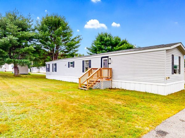 18 Purington Avenue , Mechanic Falls, ME 04256