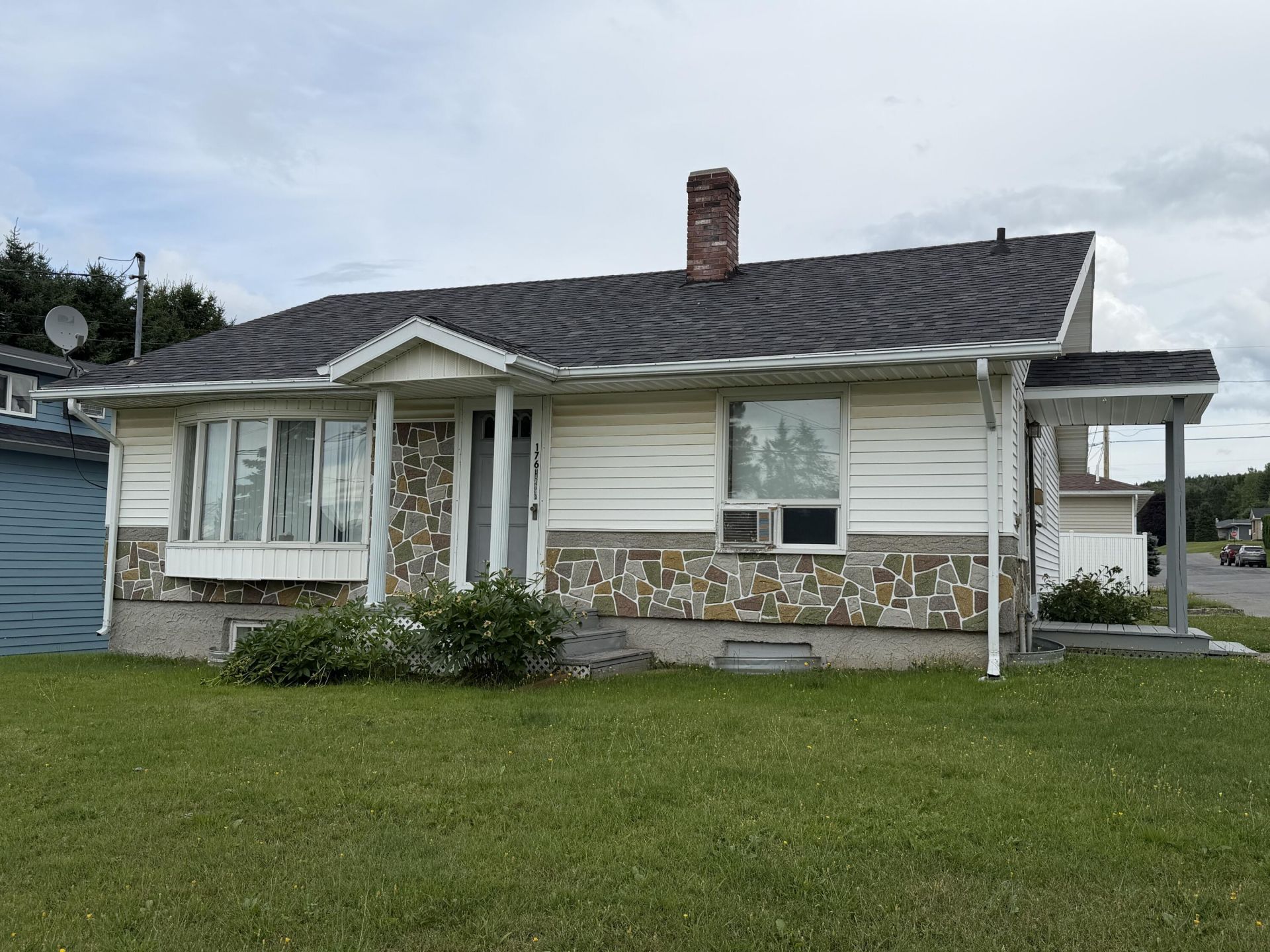 176 Pleasant Avenue, Madawaska, ME 04756 Main Photo