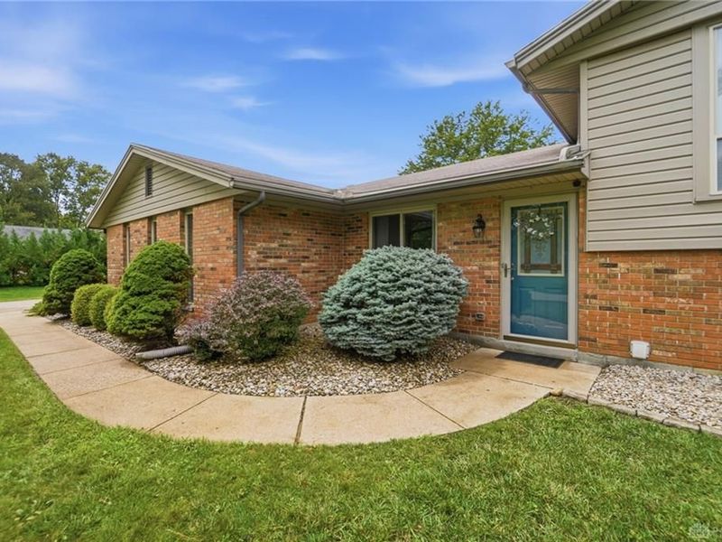 881 Lyncreek Drive, Washington Township, OH 45458 Photo 5