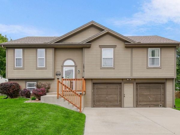 10915 N Skiles Court, Kansas City, MO 64157