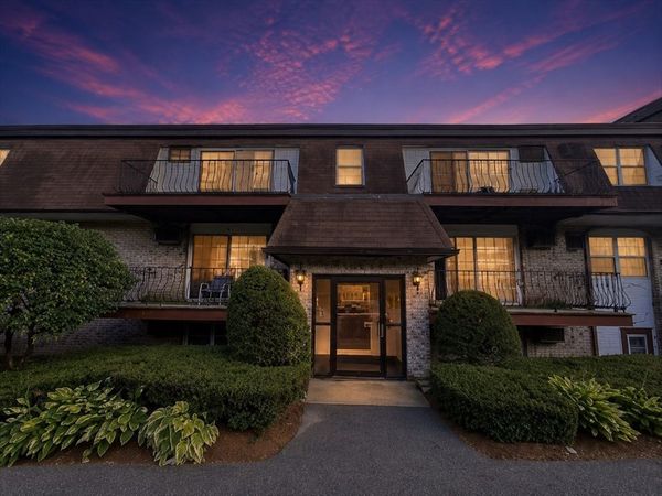 14 Williamsburg, Unit 1, Shrewsbury, MA 01545