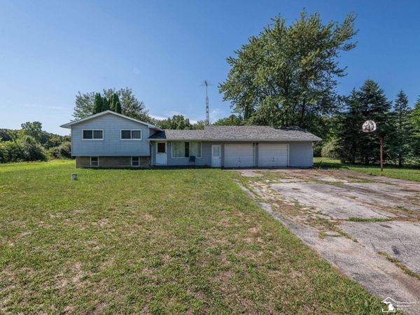 12347 S Custer Road, Dundee, MI 48131