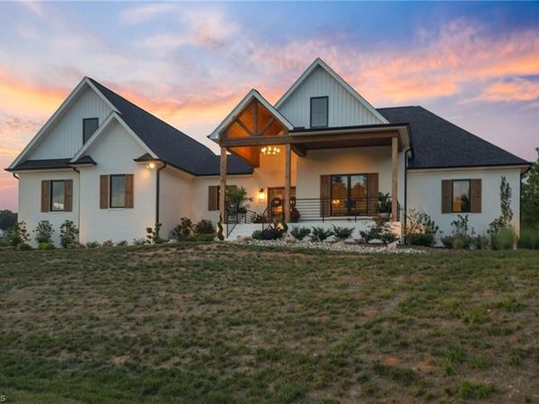 7504 Dovefield Drive , Stokesdale, NC 27357