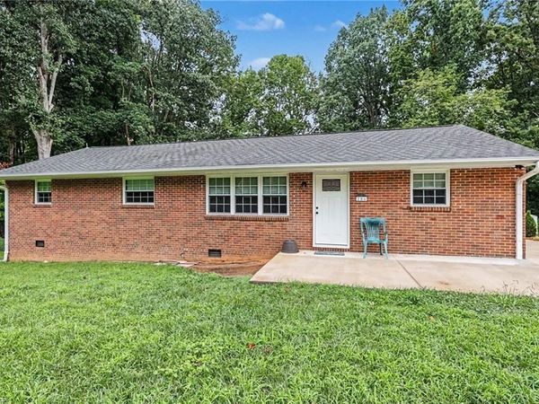 206 Hendrix Drive, Kernersville, NC 27284