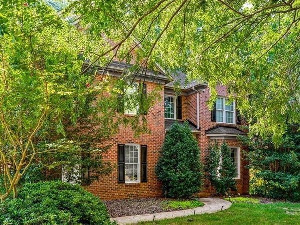 4 Windsor Castle Court, Greensboro, NC 27408