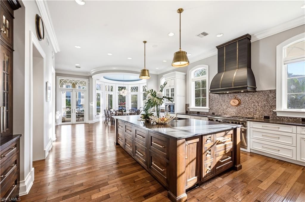 40 5th Ave S, Naples, FL 34102 Photo