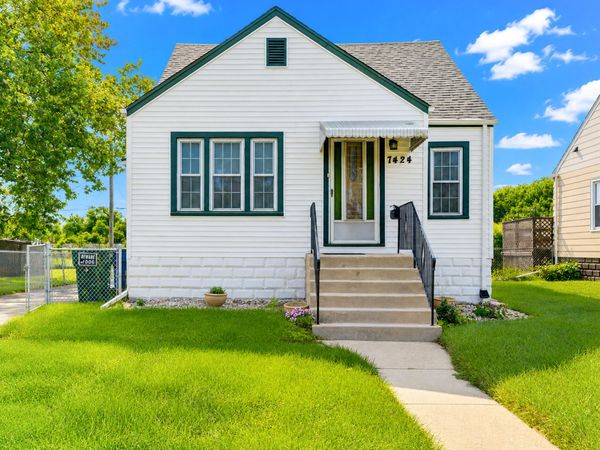 7424 S Mccook Avenue , Hammond, IN 46323