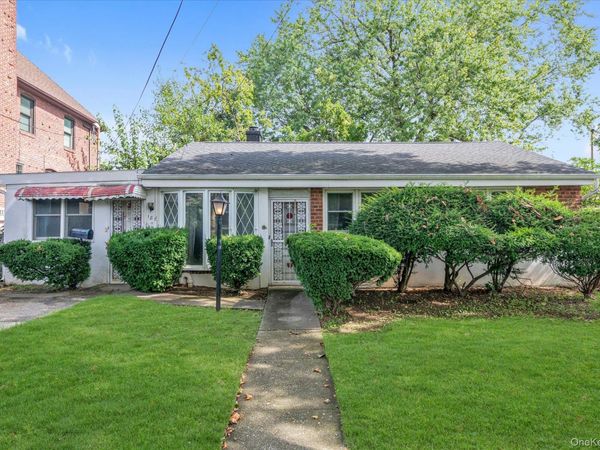 187 Westminster Road , Lynbrook, NY 11563