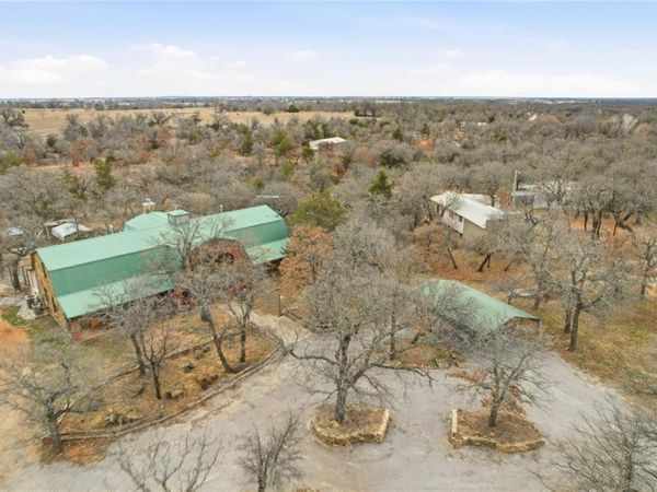 72 Hidden Oaks Drive, Indiahoma, OK 73552