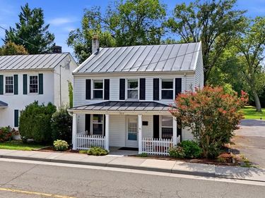 203 W MAIN STREET, BERRYVILLE, VA 22611