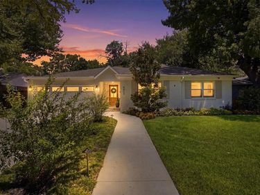 6424 Curzon Avenue, Fort Worth, TX 76116