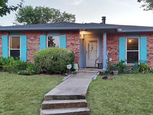 241 S Young Boulevard, DeSoto, TX 75115