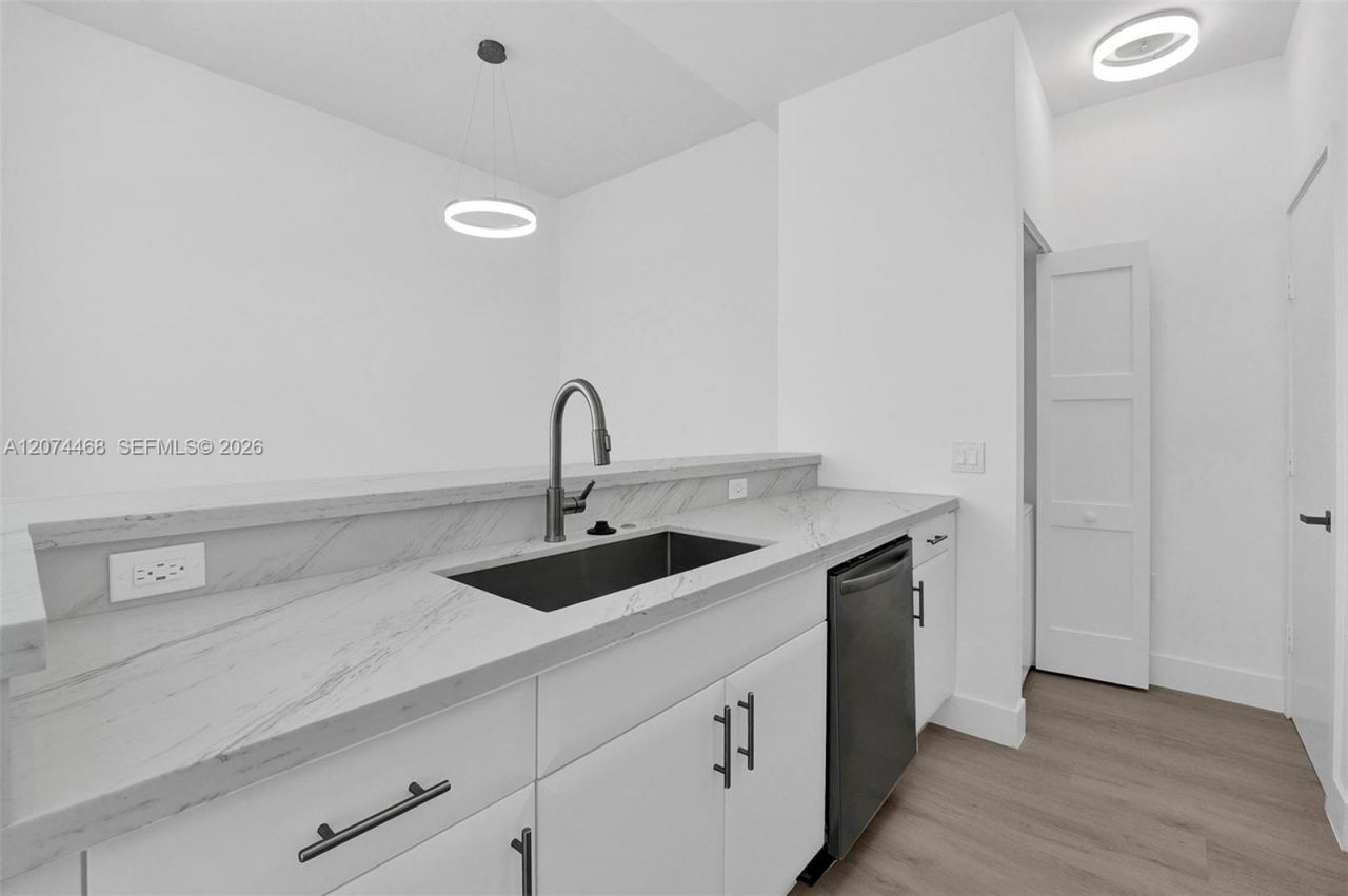 1871 NW S River Dr , Unit 501, Miami, FL 33125 Photo