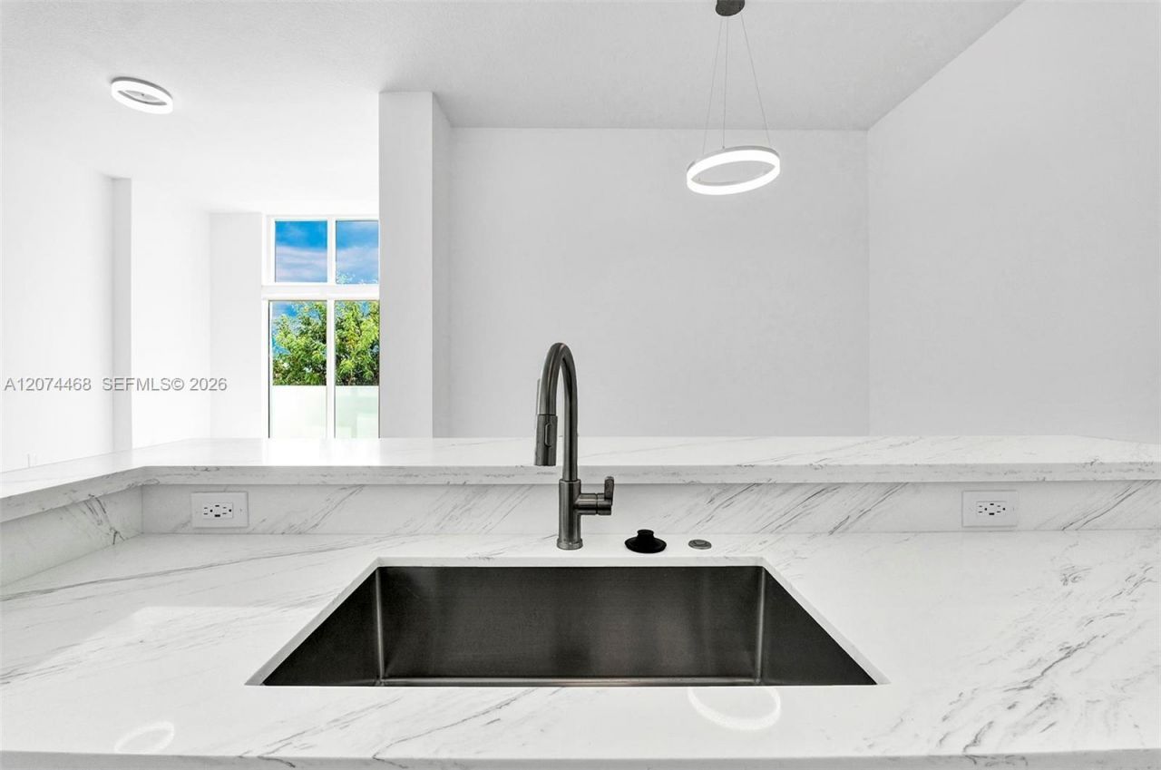 1871 NW S River Dr , Unit 501, Miami, FL 33125 Photo
