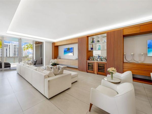 515 Valencia Ave, Unit 601, Coral Gables, FL 33134