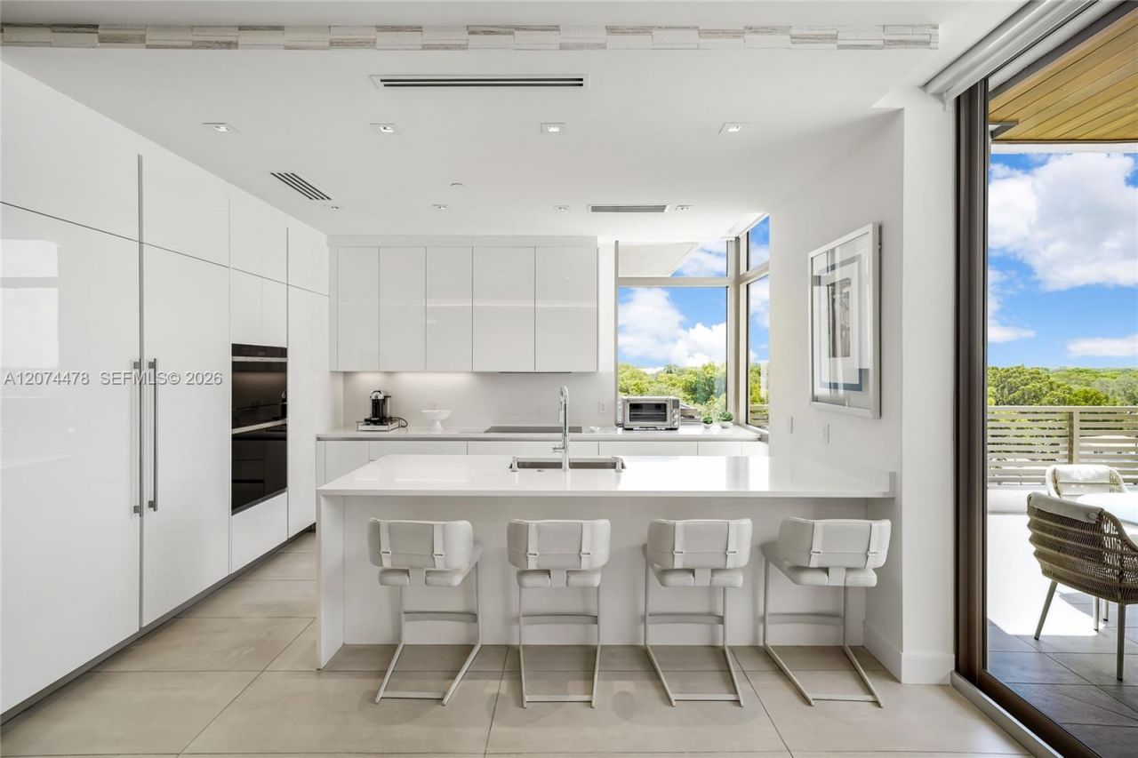 515 Valencia Ave, Unit 601, Coral Gables, FL 33134 Photo
