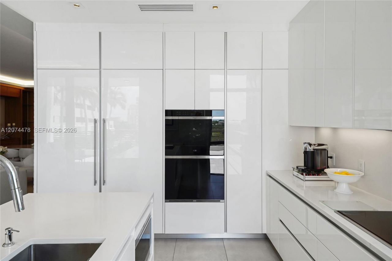 515 Valencia Ave, Unit 601, Coral Gables, FL 33134 Photo