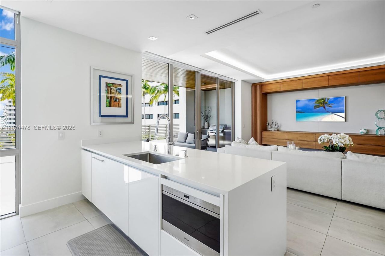 515 Valencia Ave, Unit 601, Coral Gables, FL 33134 Photo