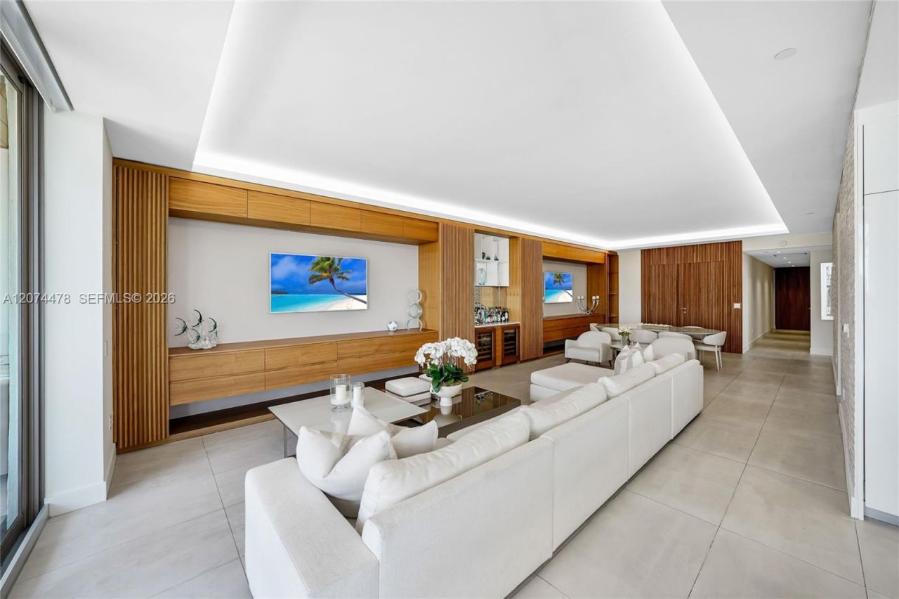 515 Valencia Ave, Unit 601, Coral Gables, FL 33134 Photo