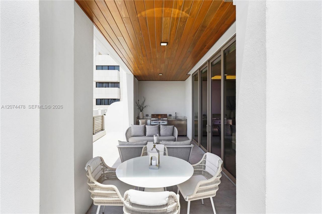 515 Valencia Ave, Unit 601, Coral Gables, FL 33134 Photo