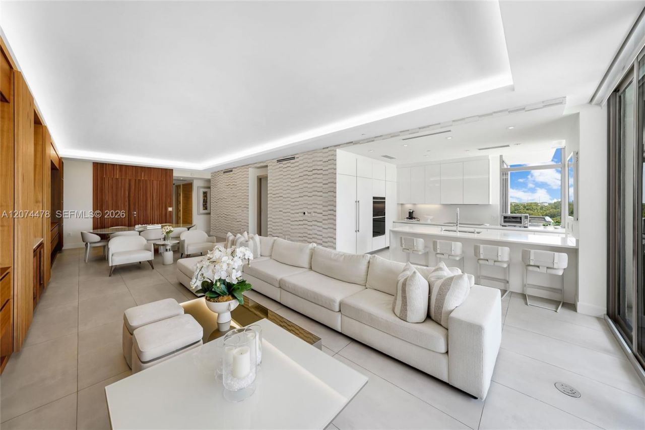 515 Valencia Ave, Unit 601, Coral Gables, FL 33134 Photo