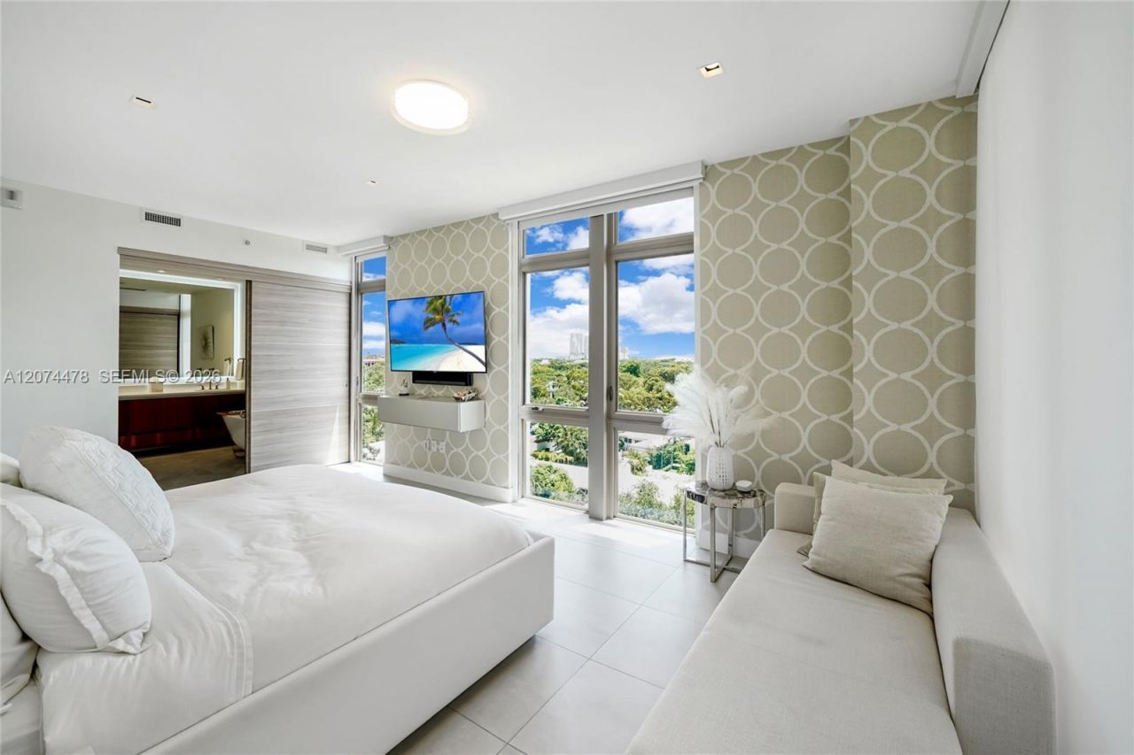 515 Valencia Ave, Unit 601, Coral Gables, FL 33134 Photo