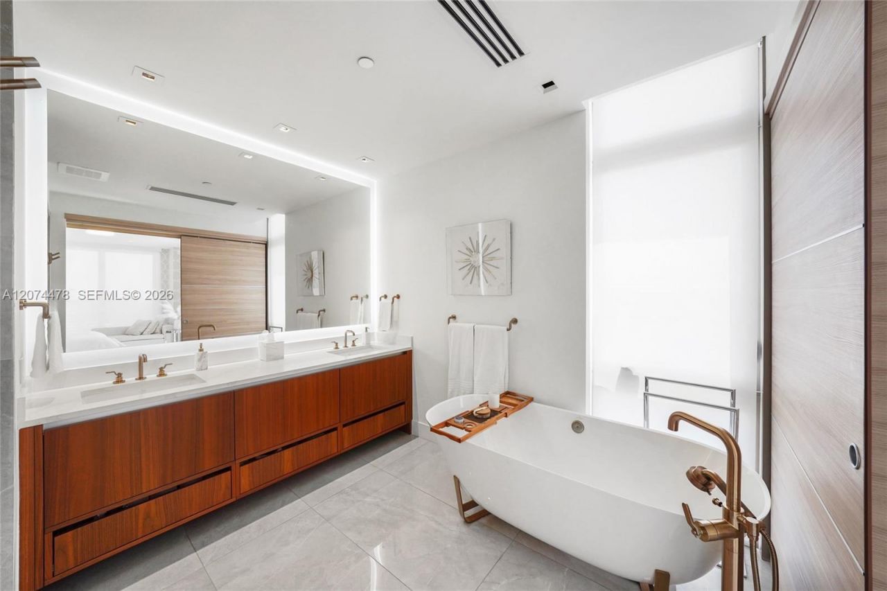 515 Valencia Ave, Unit 601, Coral Gables, FL 33134 Photo