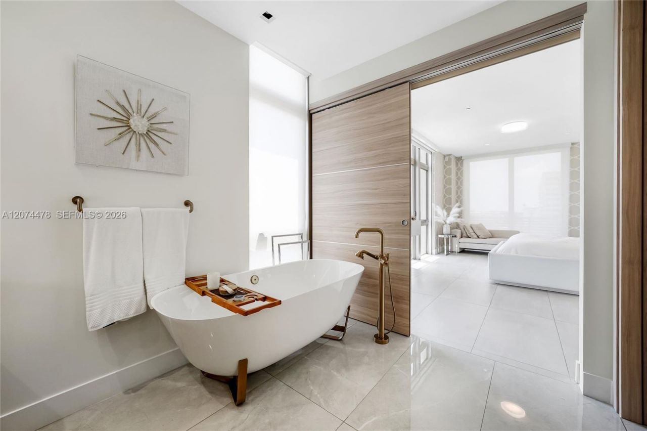 515 Valencia Ave, Unit 601, Coral Gables, FL 33134 Photo