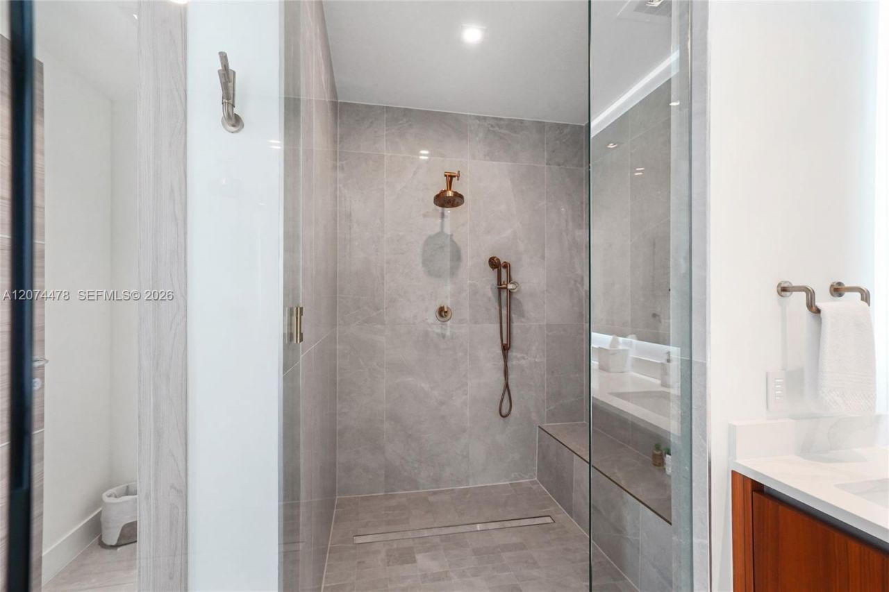 515 Valencia Ave, Unit 601, Coral Gables, FL 33134 Photo