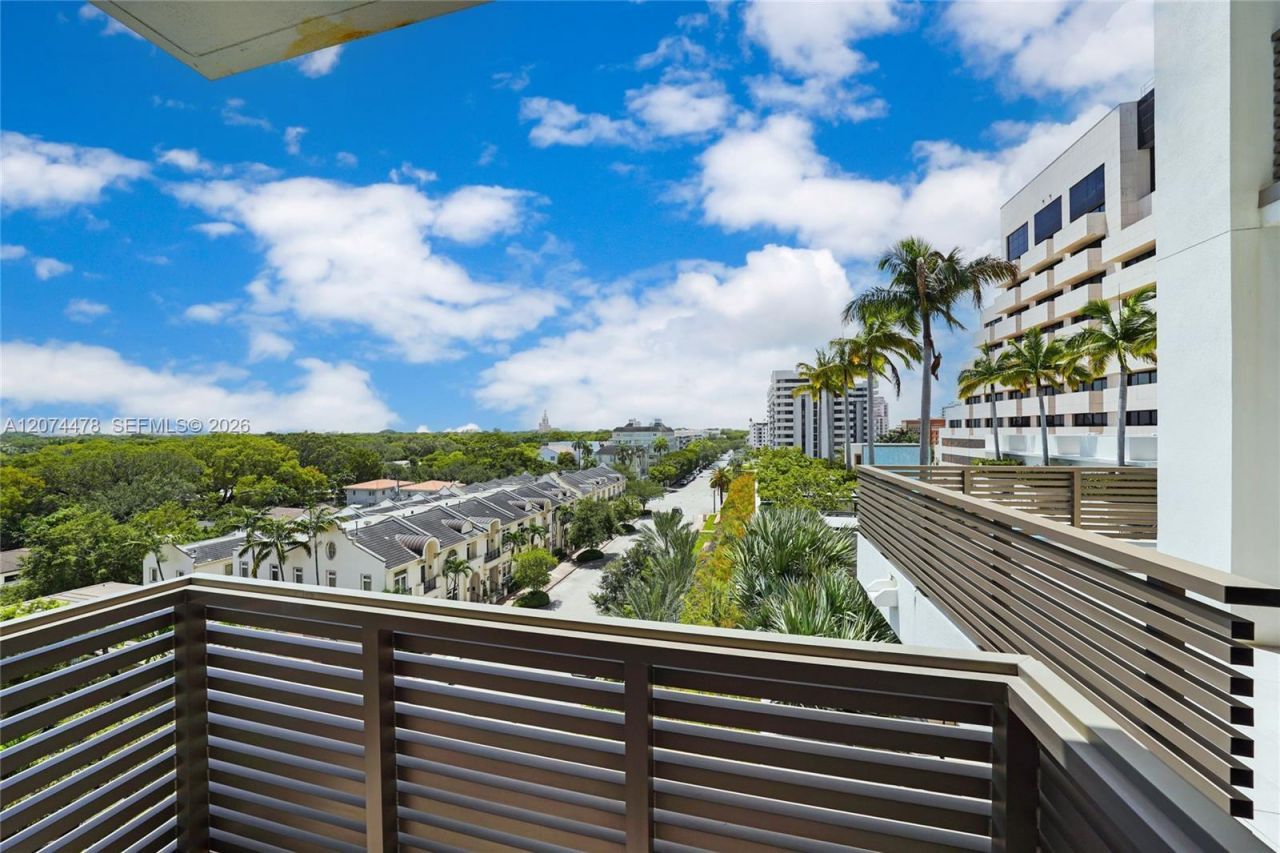 515 Valencia Ave, Unit 601, Coral Gables, FL 33134 Photo