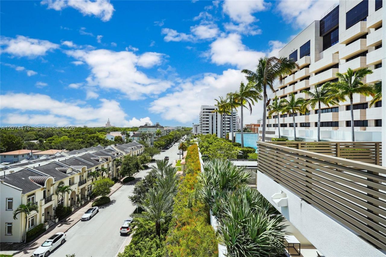 515 Valencia Ave, Unit 601, Coral Gables, FL 33134 Photo