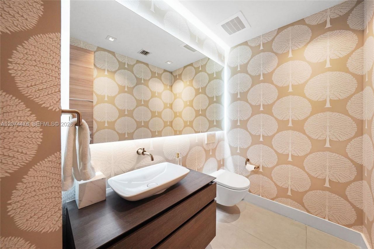 515 Valencia Ave, Unit 601, Coral Gables, FL 33134 Photo