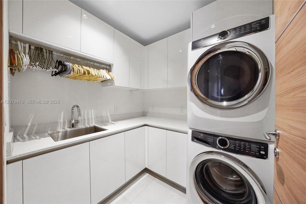 515 Valencia Ave, Unit 601, Coral Gables, FL 33134 Photo