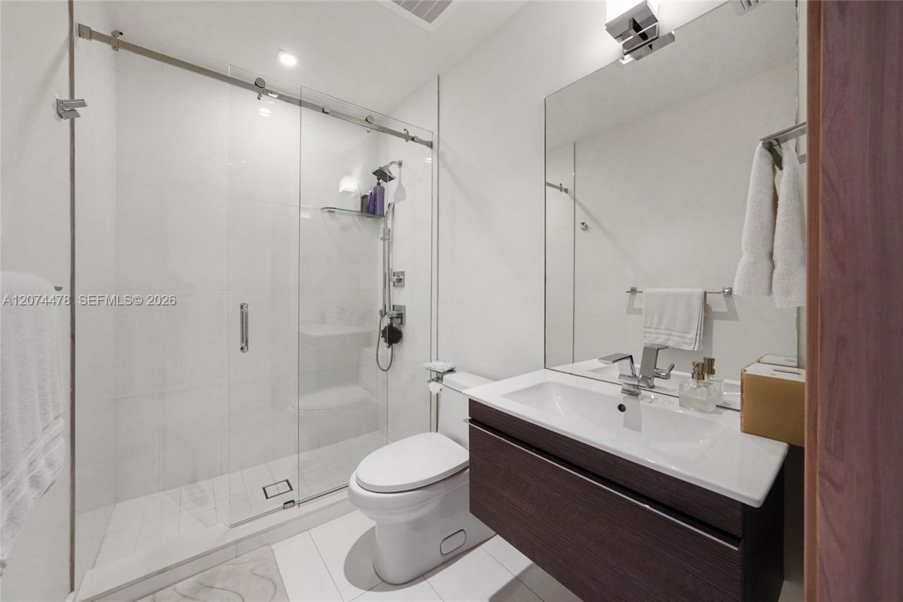 515 Valencia Ave, Unit 601, Coral Gables, FL 33134 Photo