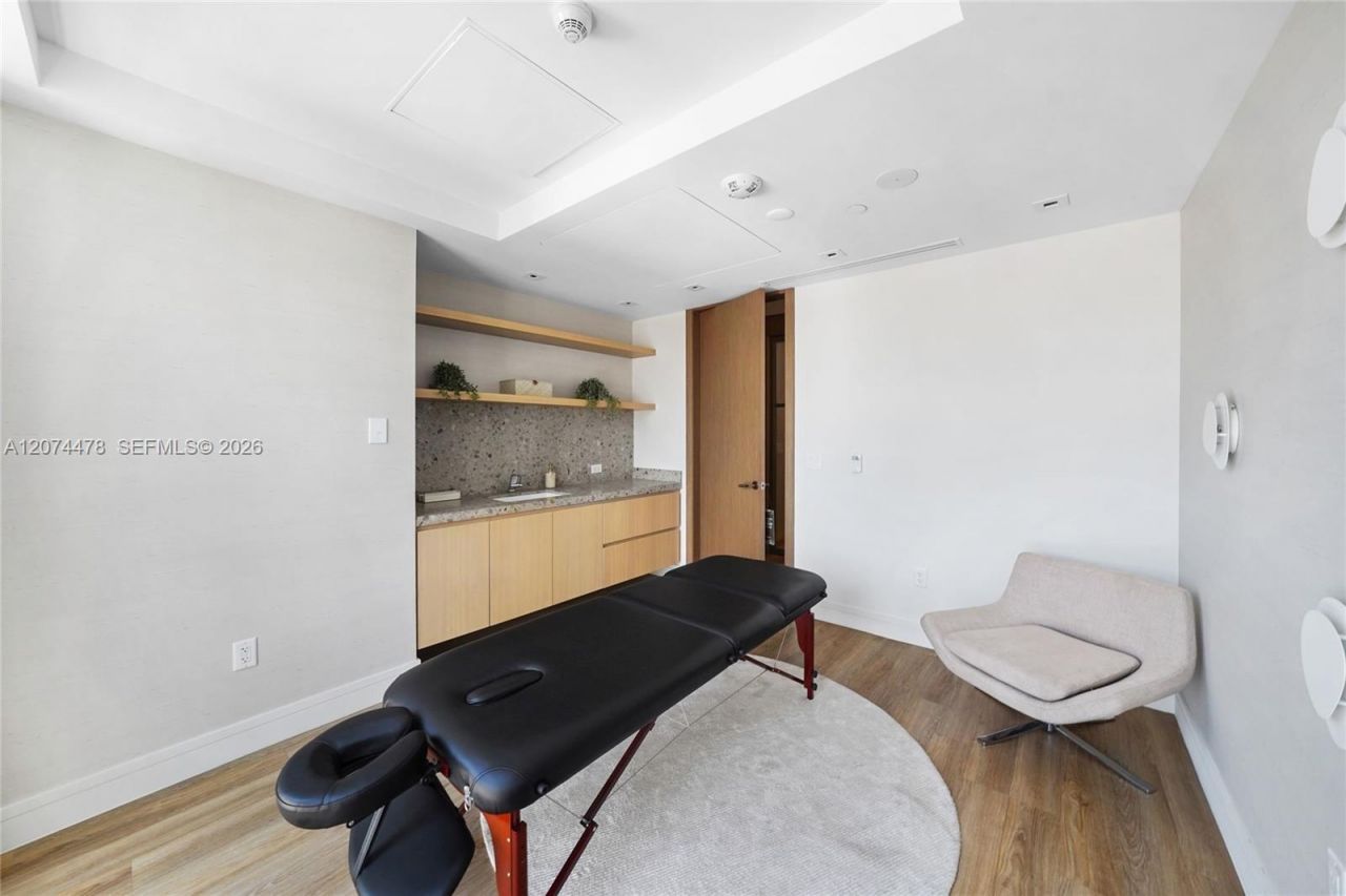 515 Valencia Ave, Unit 601, Coral Gables, FL 33134 Photo