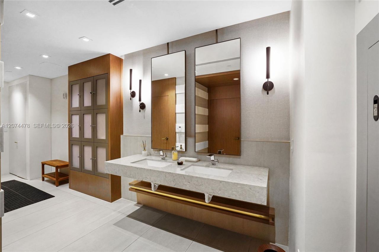 515 Valencia Ave, Unit 601, Coral Gables, FL 33134 Photo