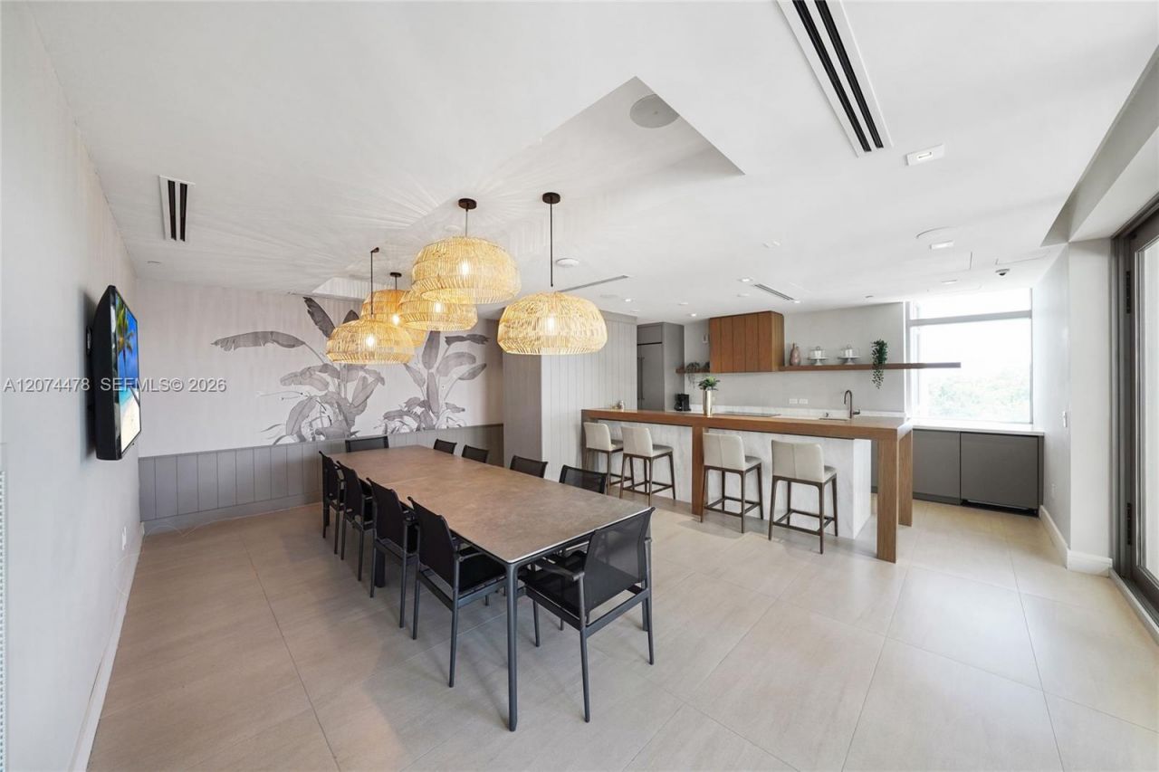 515 Valencia Ave, Unit 601, Coral Gables, FL 33134 Photo