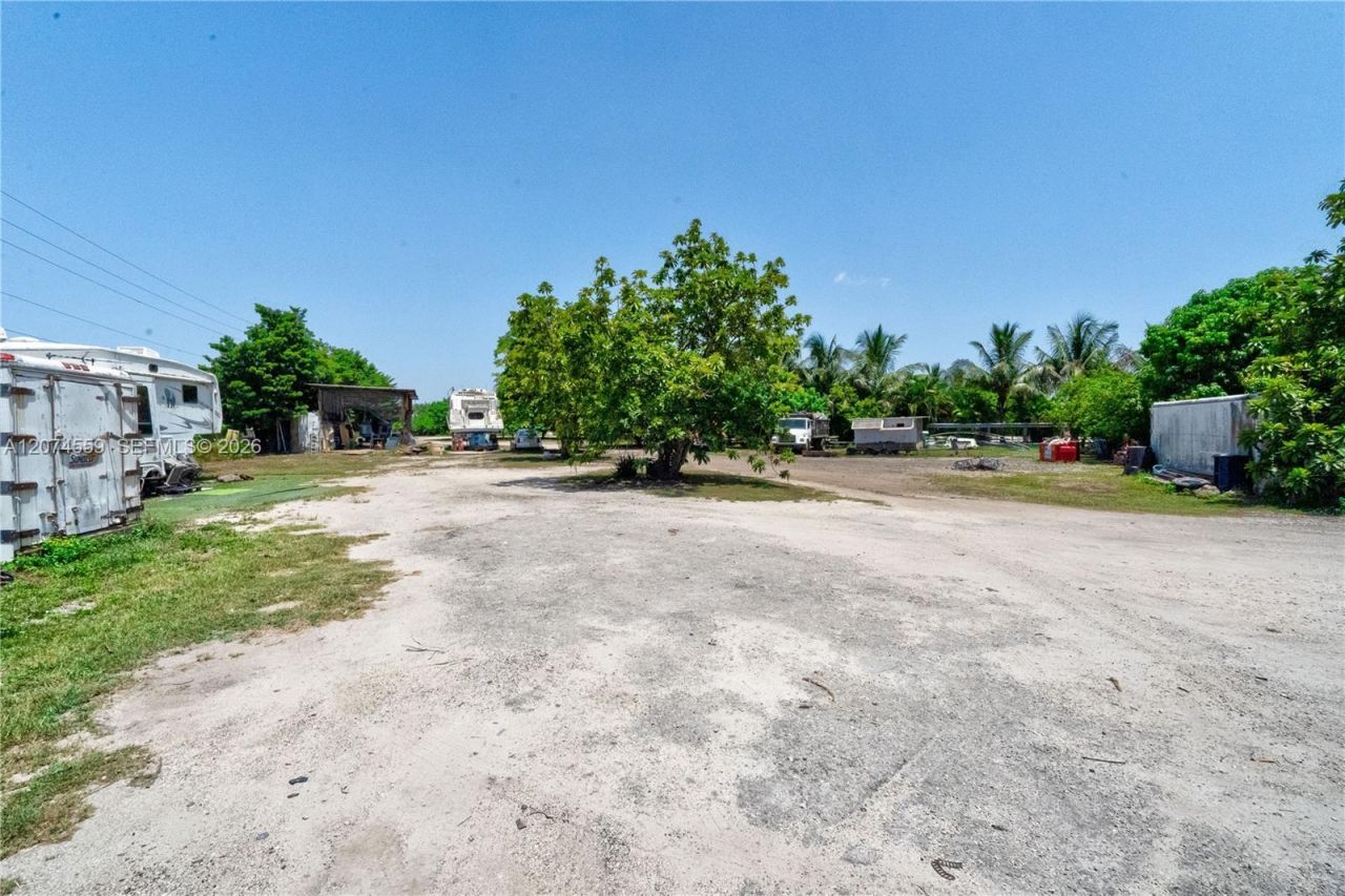 19651 SW 168th St , Miami, FL 33187 Photo