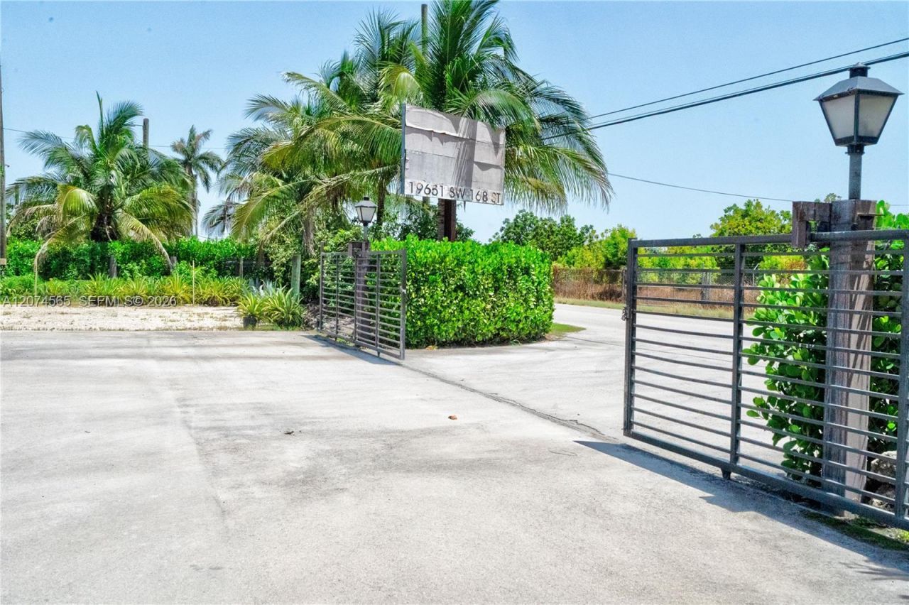 196xx SW 168 , Homestead, FL 33187 Photo