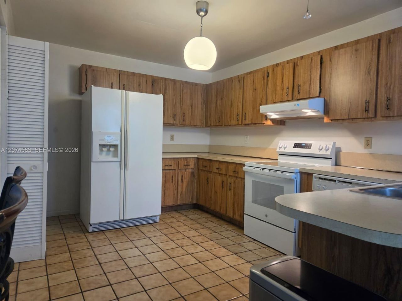 6745 NW 169th St, Unit 14F, Hialeah, FL 33015 Photo