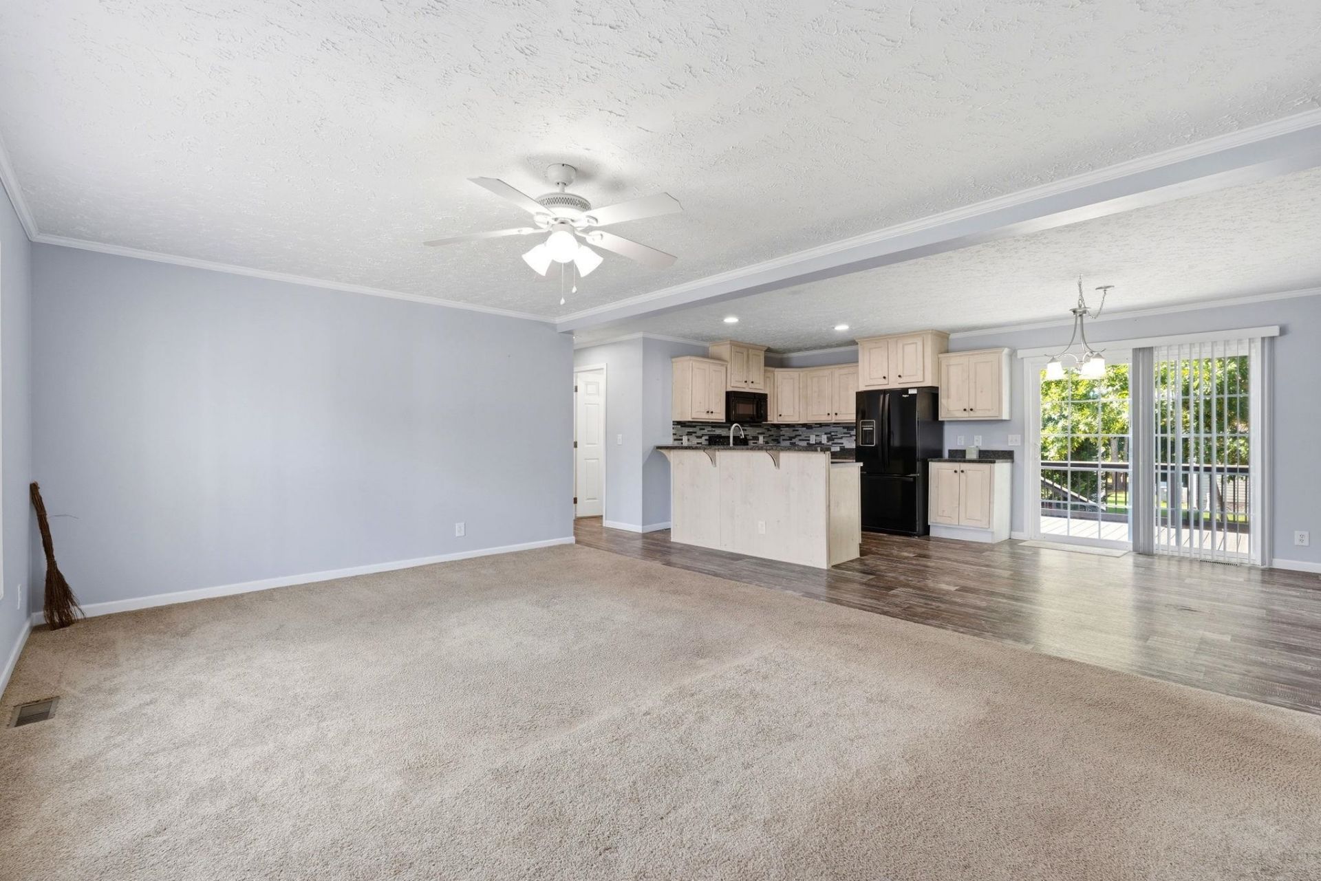 4555 Manitook Dr. Photo 4