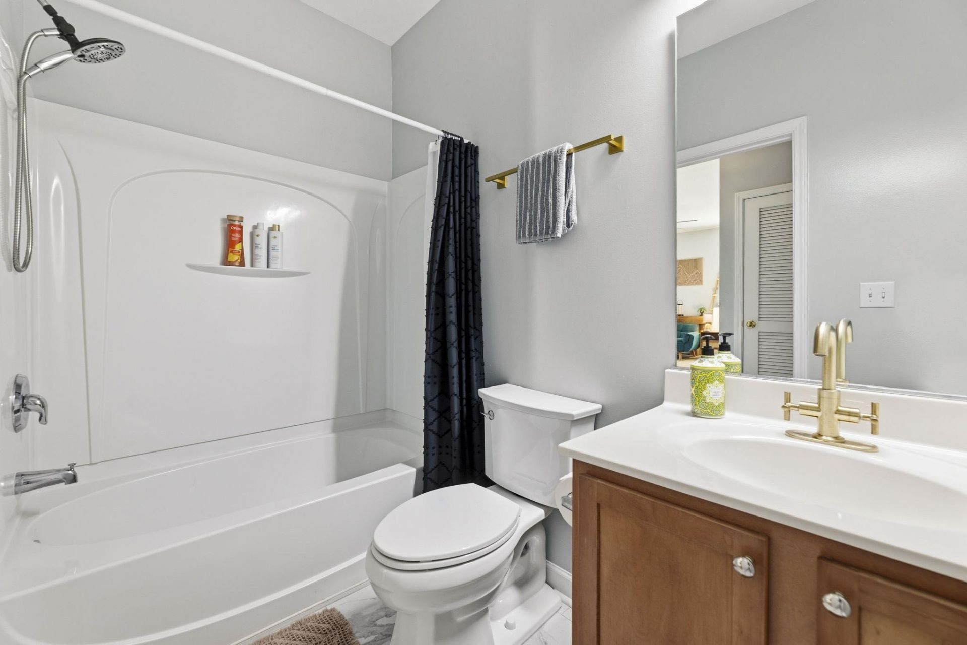 216 Castle Dr. Photo 15
