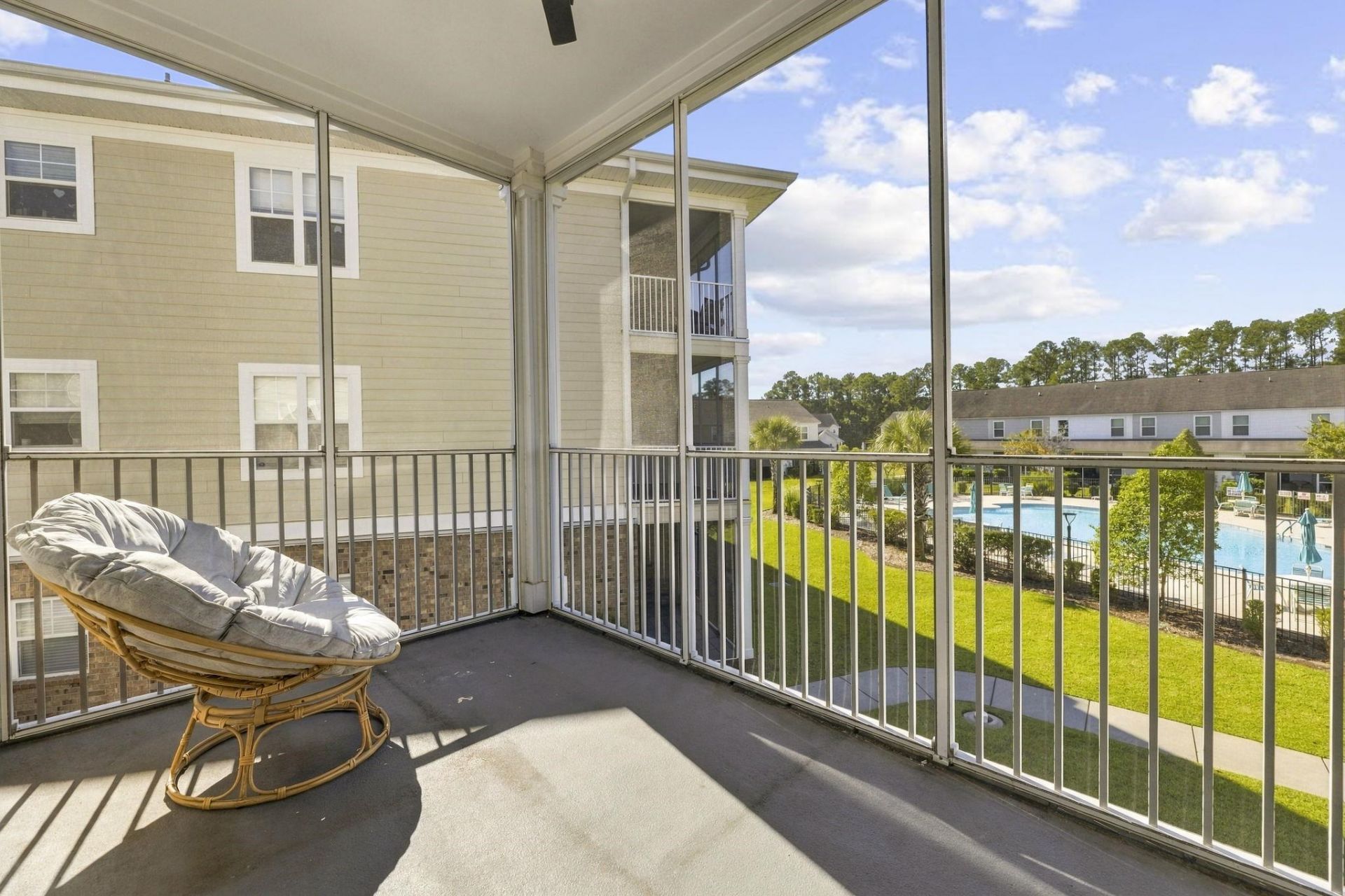 216 Castle Dr. Photo 23
