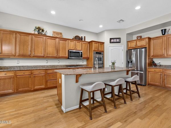 6901 W PEAK VIEW Road, Peoria, AZ 85383