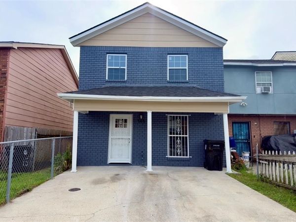 148 WESTPARK Court, New Orleans, LA 70114