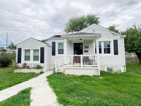 1301 CHAPELWOOD LANE , CAPITOL HEIGHTS, MD 20743