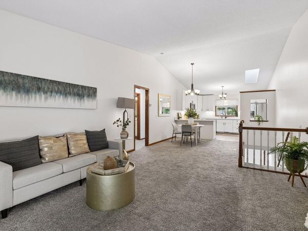 13049 Penn Avenue S, Burnsville, MN 55337